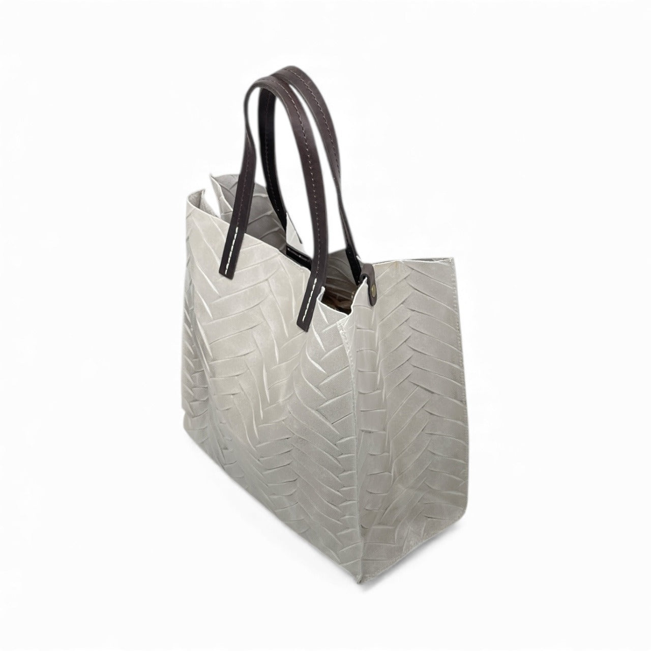 Borsa in pelle accessoriata